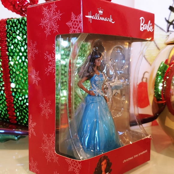 Hallmark Barbie 2016 New In Box Christmas Tree Ornament - Picture 4 of 8